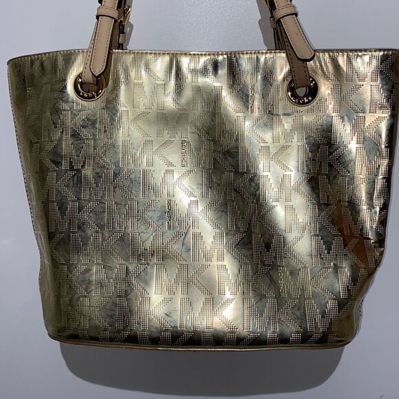 Michael Kors Women's Gold Monogram Logo Metallic Mirror Jet Set Tote Bag Medium - Picture 1 of 16